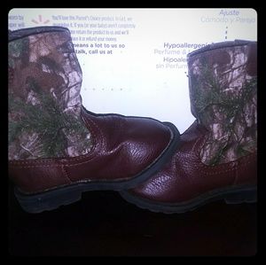 Size 5 toddler shoes